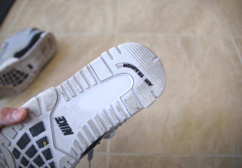 how-to-clean-bottom-of-shoes-runningjet